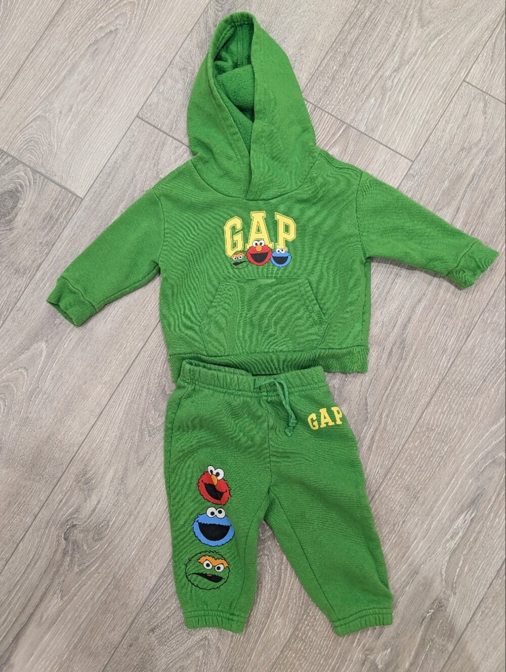 GAP x Sesame Street Green Hoodie & Sweatpants Set
